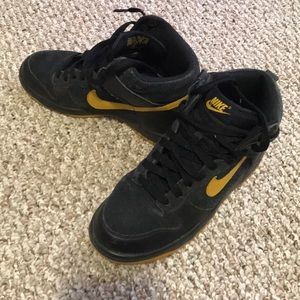 Nike High Top Sneaker